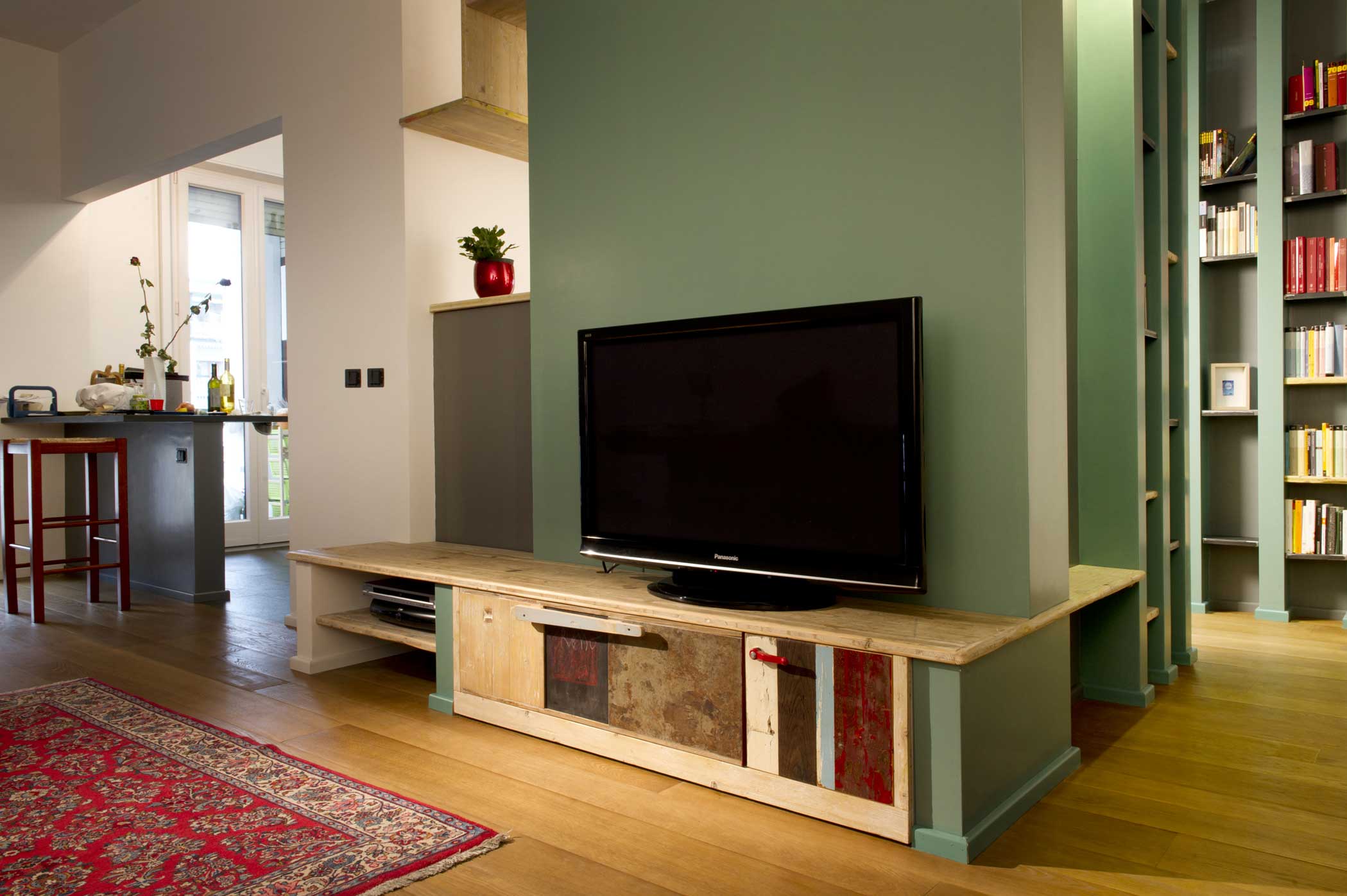 Mobile tv basso in legno e legno vintage