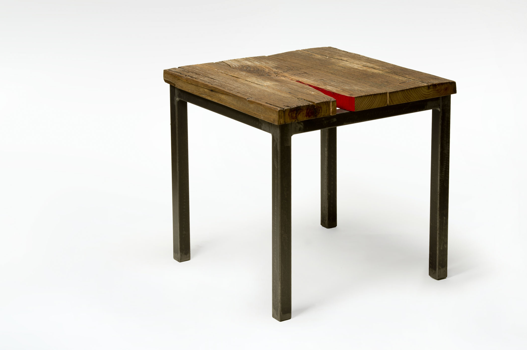 Tavolo basso soggiorno con assi di legno riciclato