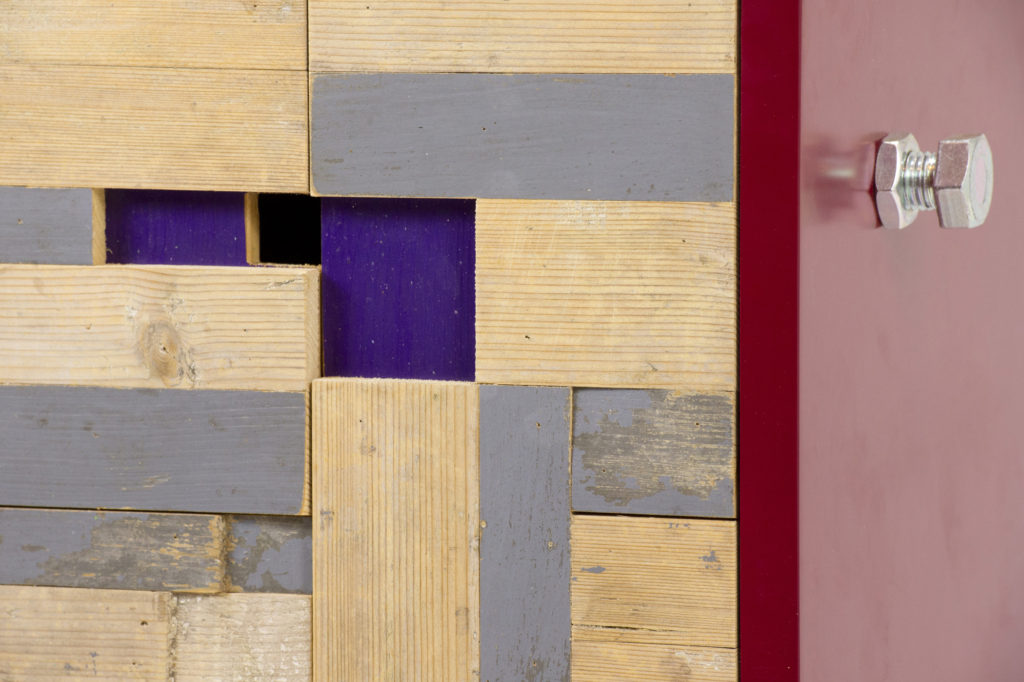 Mosaico di legni di recupero e riciclato, puzzle geometrici per ante e mobili per il soggiorno