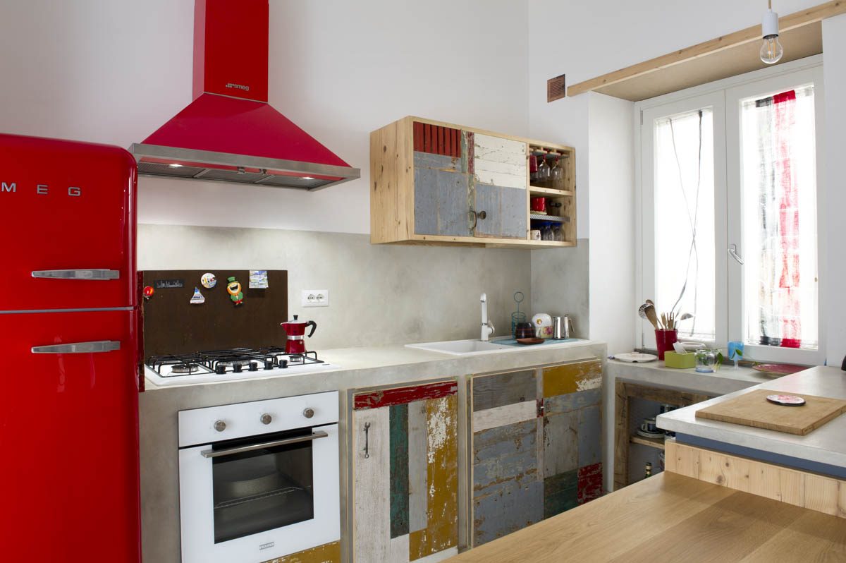 cucina su misura con muratura in legno