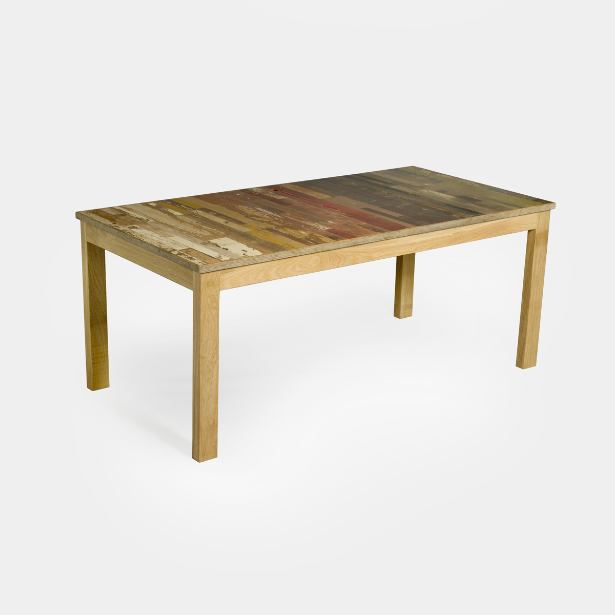 tavolo da pranzo in rovere massello naturale e piano degradanti in listelli di legno di recupero colorato