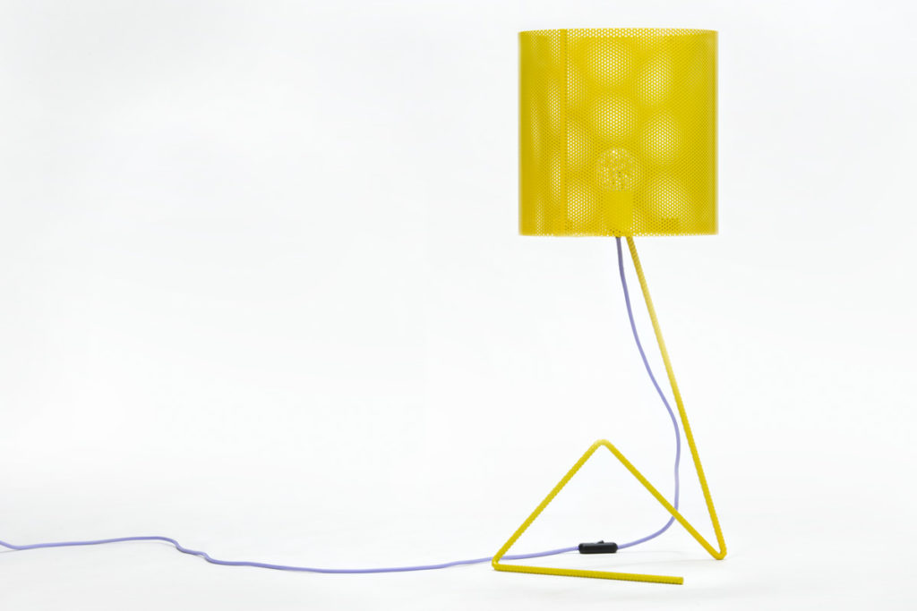 lampada da tavolo design ferro giallo