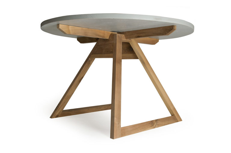 tavolo rotondo in legno massello e puzzle di legni di recupero bianco grigio e blu