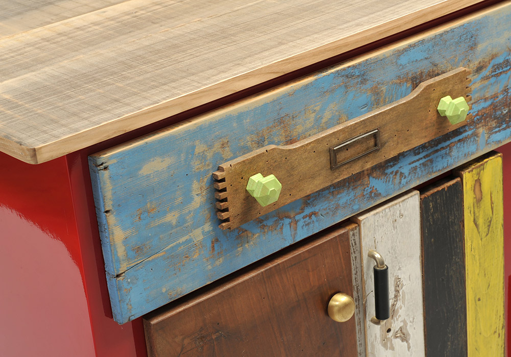 credenza laccata rossa e legno di reucpero