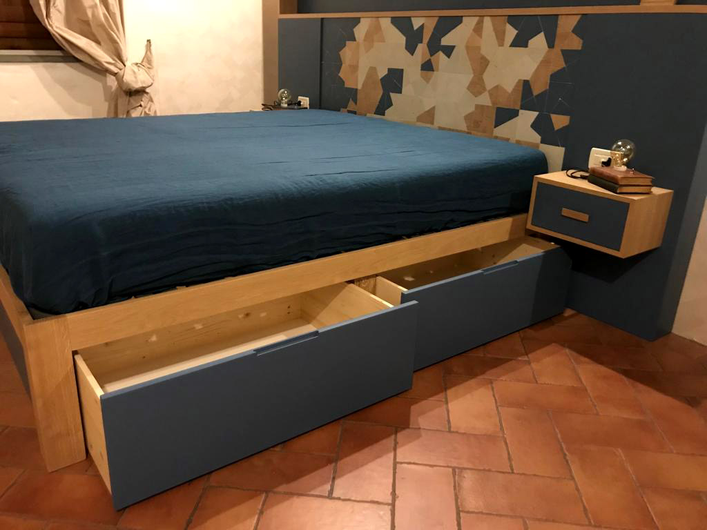 letto matrimoniale blu con cassetti contenitori