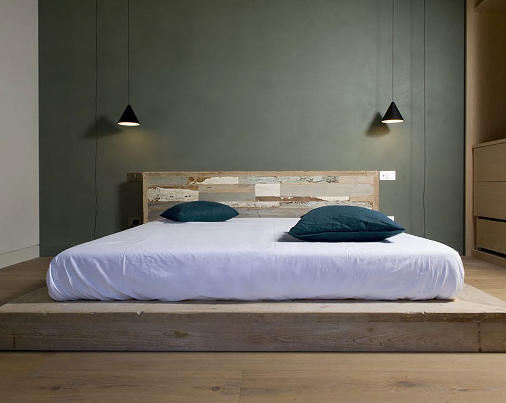 letto matrimoniale di design in legno massello