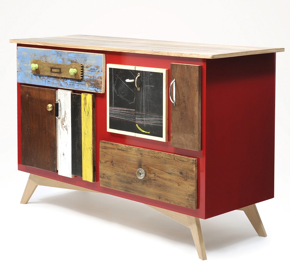 credenza rossa moderna con sportelli in legno