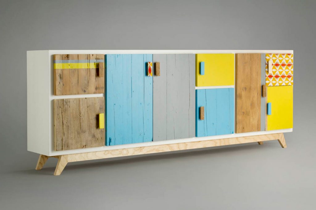 credenza-colorata-azzurro-e-giallo