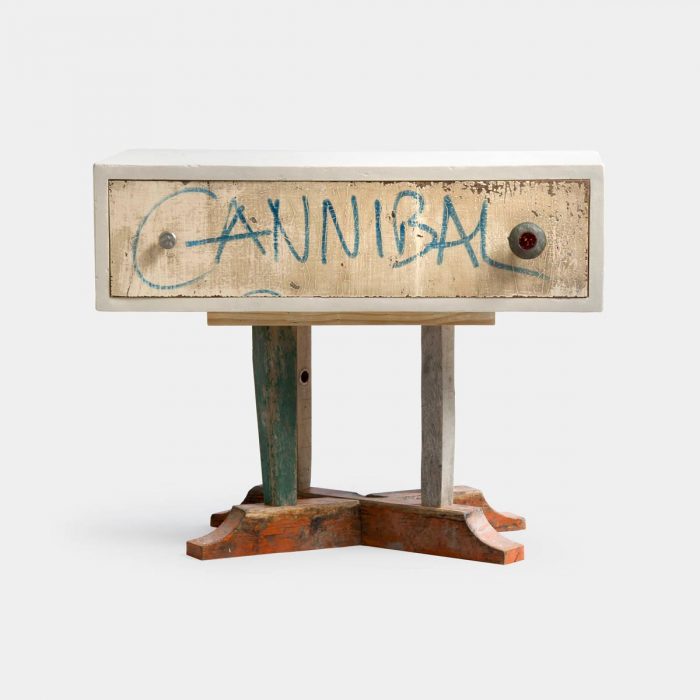 comodino di design con cassetto modello pupazzo