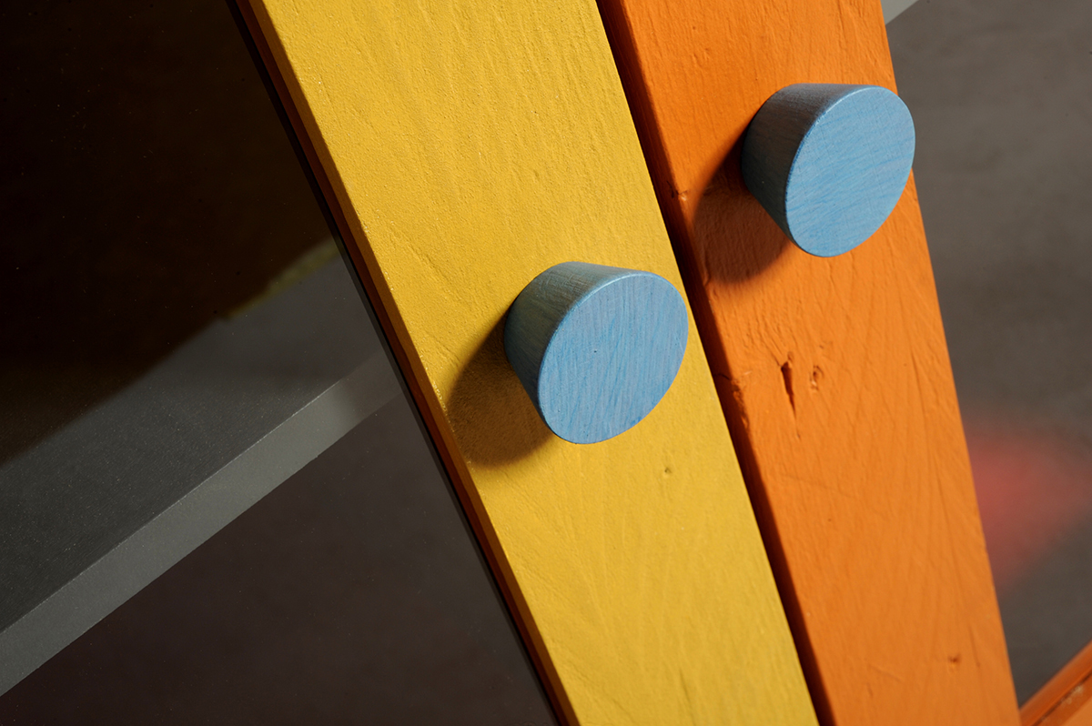 credenza-colorata-pop-215 maniglie vetrine credenza colorata