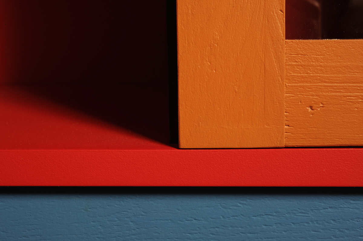 credenza-colorata-pop-218 particolare di credenza colorata