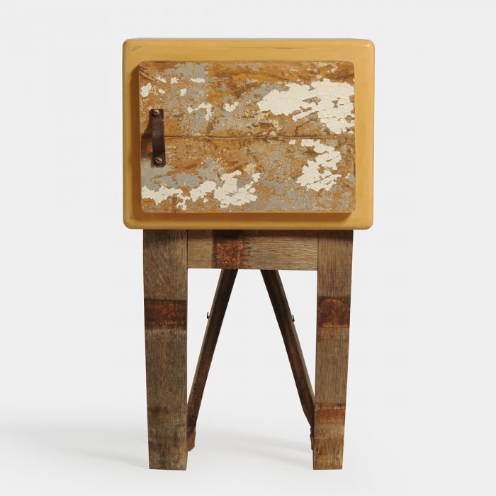 mobiletto comodino giallo rustico