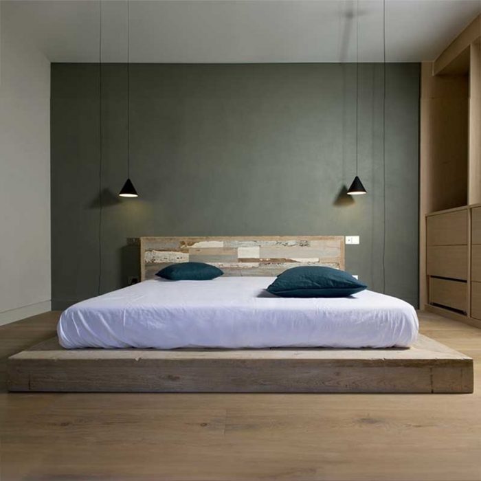 tto matrimoniale moderno in legno grezzo