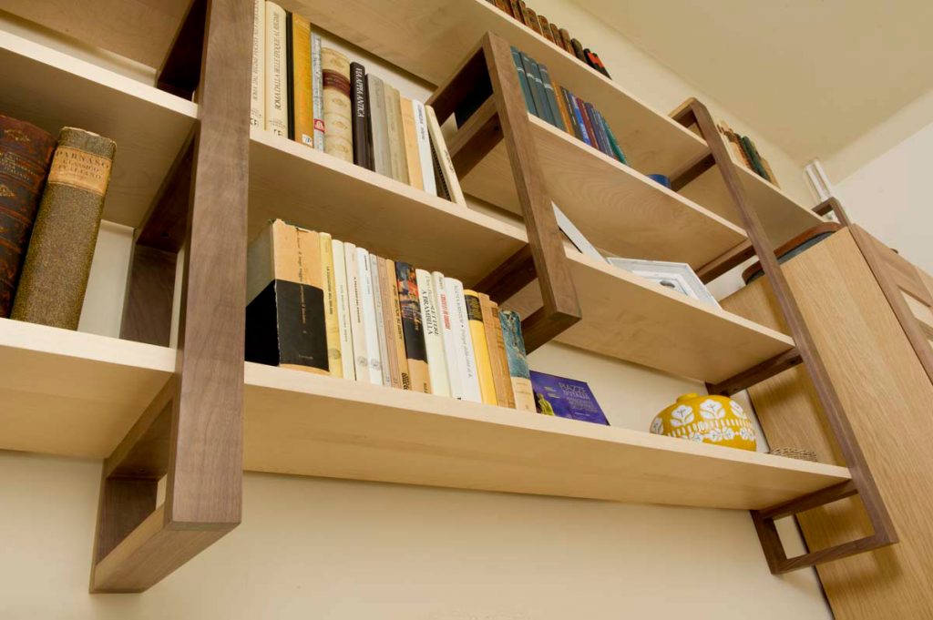 Librerie in legno massello a muro